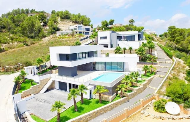 Villa de design moderne avec des vues sur la vallée dans la Costa Blanca.