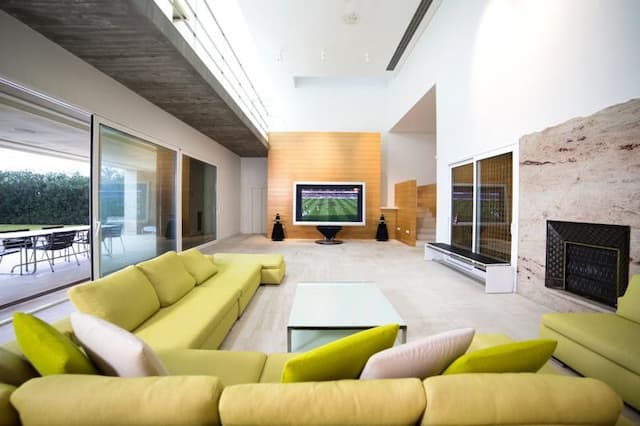 Villa au design moderne offrant une jolie vue sur la mer, située à Dénia.
