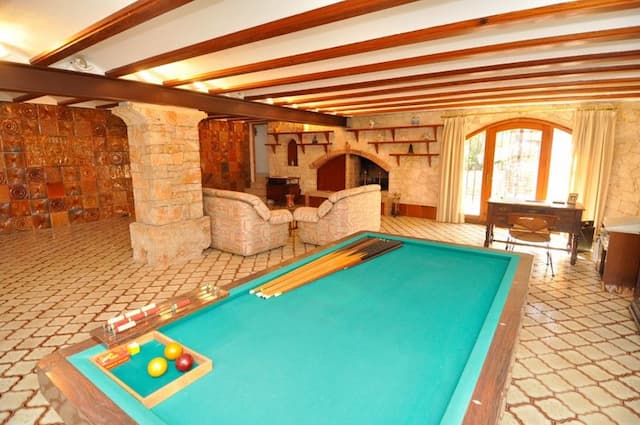 Haus in einmaligem Stil mit Swimmingpool in zauberhafter Umgebung in Dénia.
