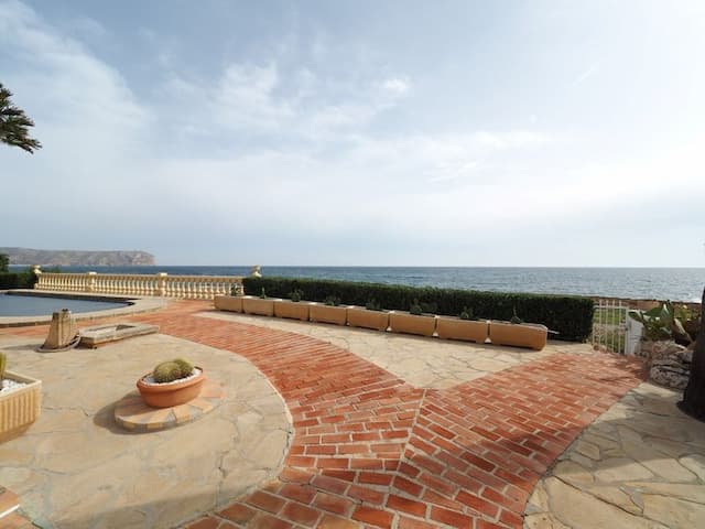 Casa con terraza y piscina en el Segundo Montañar, Jávea.