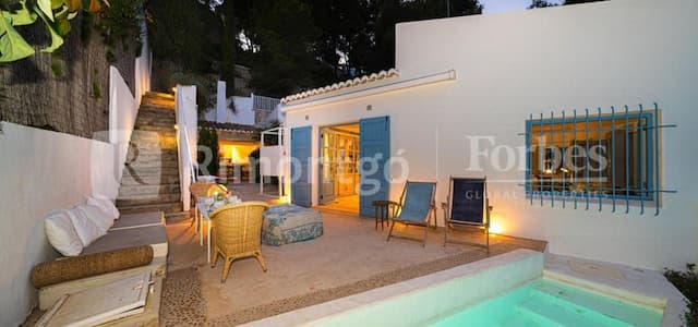 Vivienda de estilo ibicenco cerca de la playa en Jávea.