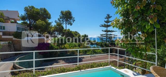 Vivienda de estilo ibicenco cerca de la playa en Jávea.