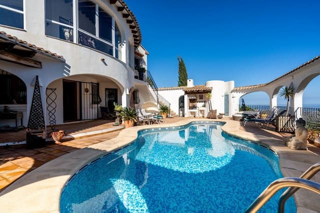Mediterrane Villa mit Pool in Monte Pego zu verkaufen.