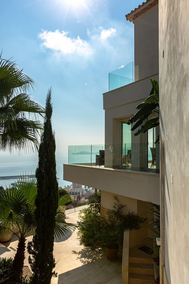 Elegant Mediterranean style willa położona na szczycie zatoki Javea