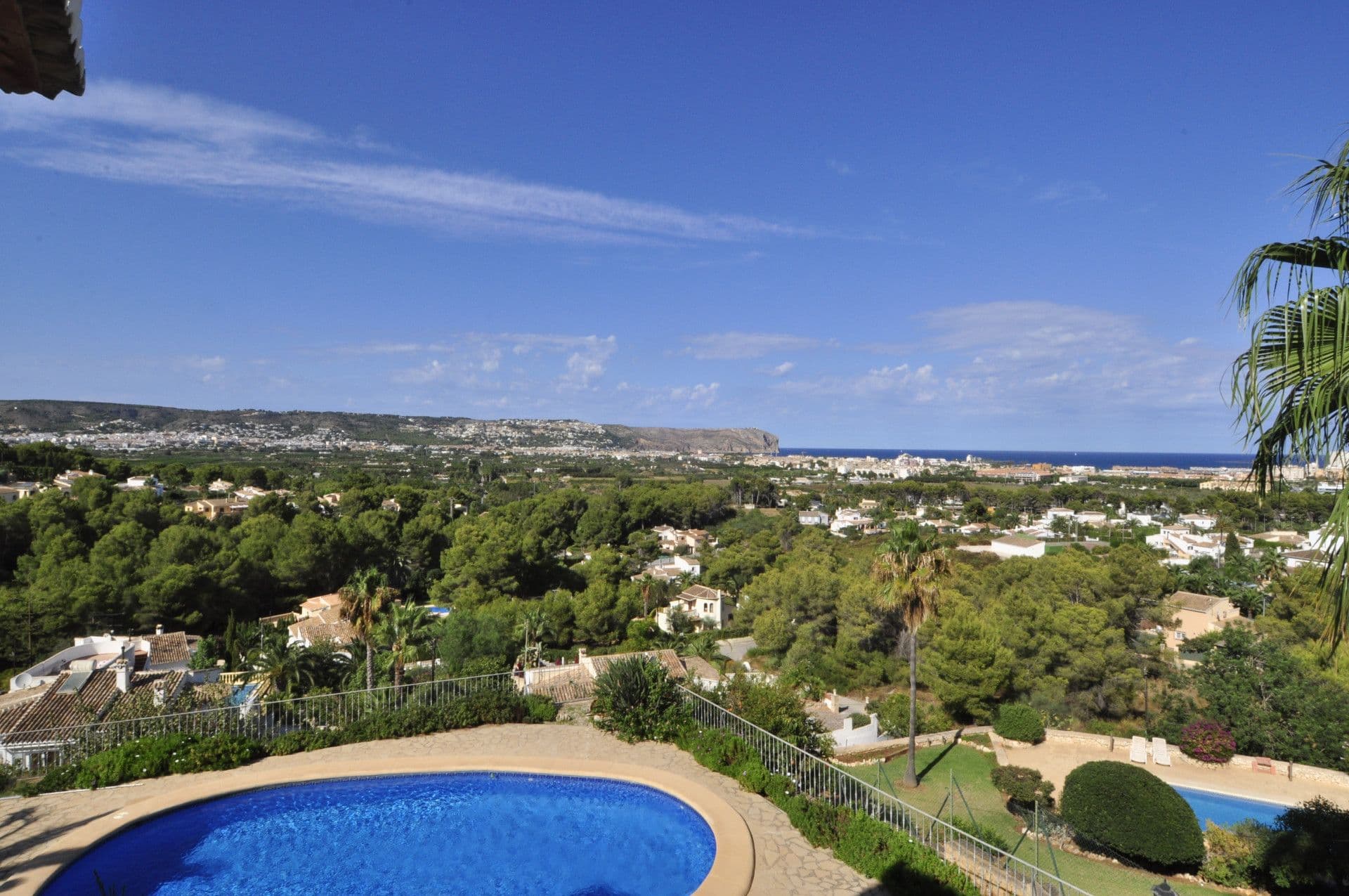 Exclusive property with sea views located close to the Arenal beach in Jávea.