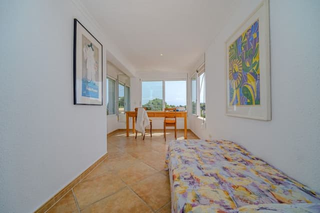 Zwei Häuser auf einem großen Grundstück von mehr als 3.500 m2 mit Blick auf das Meer und Cabo San Antonio in Jávea (Alicante), Spanien.