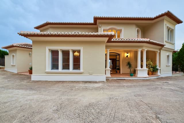 Espacioso chalet orientado al sur con vistas abiertas al valle en la zona alta del Montgó, Jávea.