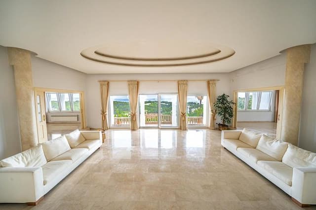 Beautiful villa with Mediterranean style and sea views in Mallorca.