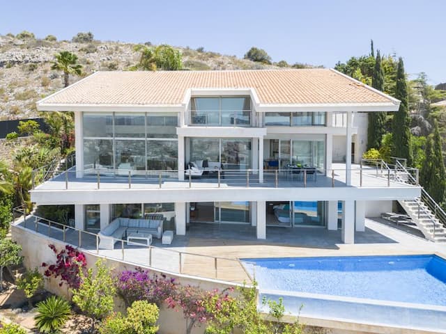 Villa moderne avec vue panoramique sur la Baie de Jávea, Alicante.