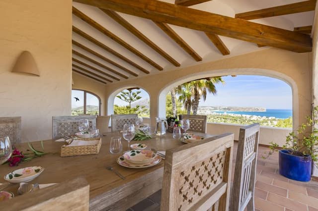 Außergewöhnliches Anwesen mit herrlichem Blick auf das Meer, das Tal und den Berg in Javea (Alicante)