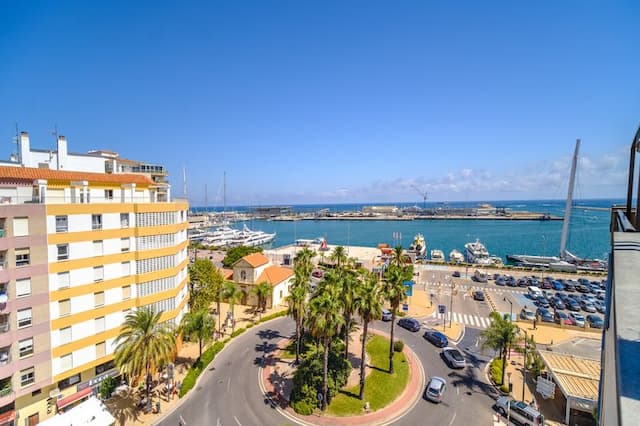 Geräumiges Duplex-Penthouse mit Blick auf das Meer, den Montgó und die Burg von Dénia (Alicante) Spanien