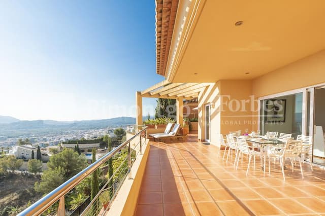 Luxury villa with stunning views in La Corona, Javea