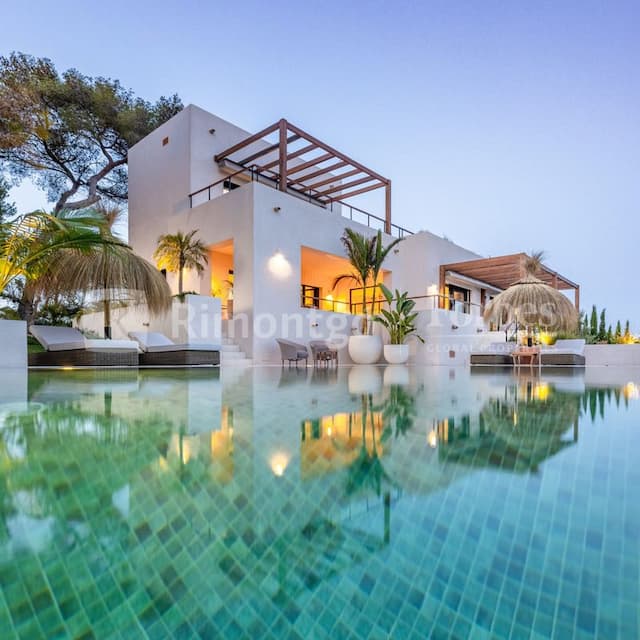 Villa de luxe de style ibicenco avec vue sur la mer à Costa Nova Panorama, Jávea