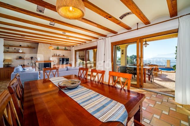 Villa de style méditerranéen avec vue sur la mer à Moraira, Alicante, à quelques mètres de la plage de Portet