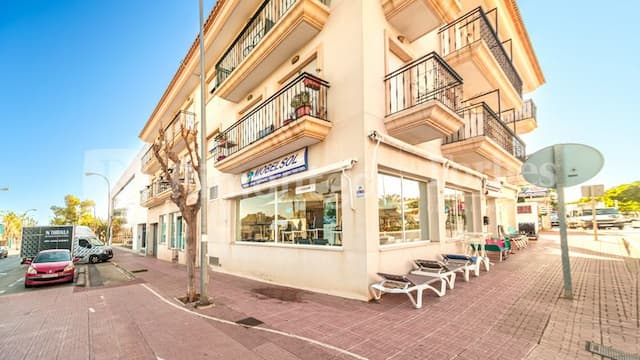 Local comercial diáfano en Av. del Pla, Jávea, Alicante