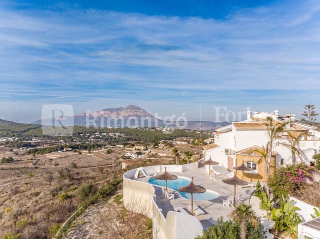 House for sale with fantastic views of Montgó just 5 minutes walk to Benitachell (Alicante) Spain