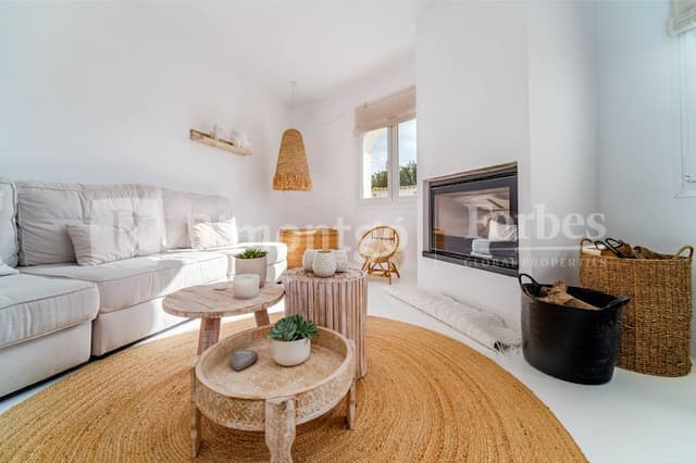 Casa en venta con fantásticas vistas al Montgó a solo 5 minutos andando hasta Benitachell (Alicante)