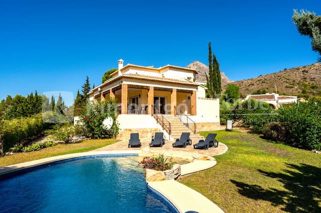 Elegant villa located in the Castellans area in Jávea (Alicante) Spain