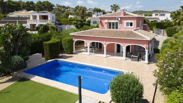 Geräumige Villa mit Pool in Adsubia, Jávea (Alicante), Spanien