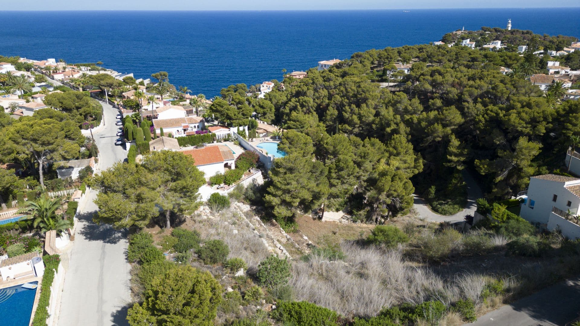 Terrain avec permis de construire et vue sur la mer dans la région de Balcón al Mar, Jávea, Alicante - Espagne