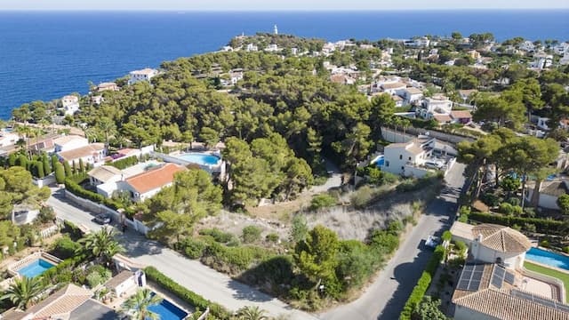 Terrain avec permis de construire et vue sur la mer dans la région de Balcón al Mar, Jávea, Alicante - Espagne