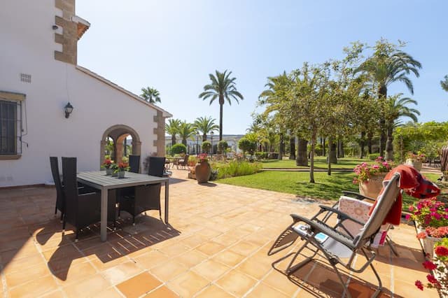 Exclusive Mediterranean style estate, with a lot of privacy, surrounded by an impeccable garden in the Lluca urbanization in Jávea, Alicante.