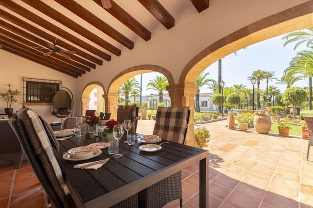 Exclusive Mediterranean style estate, with a lot of privacy, surrounded by an impeccable garden in the Lluca urbanization in Jávea, Alicante.