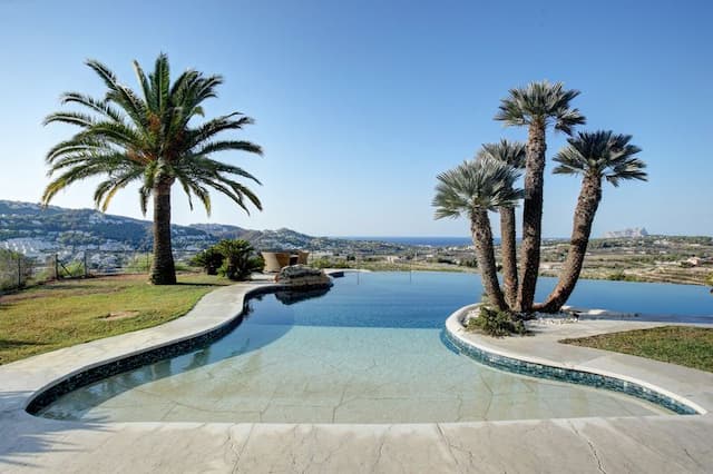 La finca méditerranéenne traditionnelle avec beaucoup d'intimité et de vues fantastiques à Moraira (Alicante)