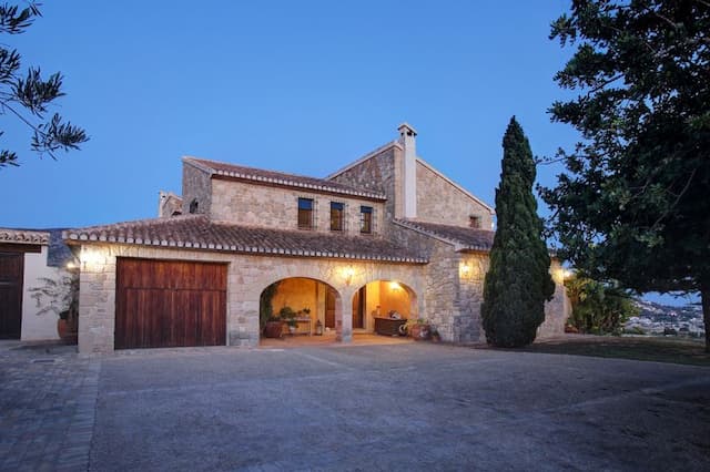 La finca méditerranéenne traditionnelle avec beaucoup d'intimité et de vues fantastiques à Moraira (Alicante)