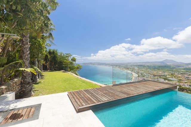 Beeindruckende Villa mit schöner Aussicht in Cuesta San Antonio, Jávea.