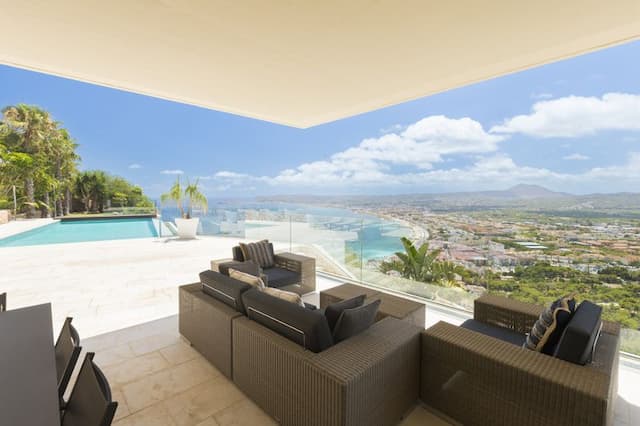 Beeindruckende Villa mit schöner Aussicht in Cuesta San Antonio, Jávea.