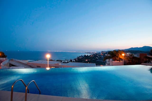 Villa de lujo con vistas panorámicas al mar en Benicàssim.