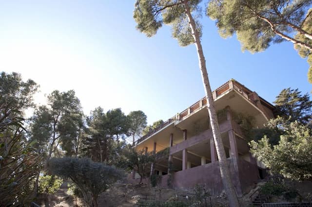 Chalet para reformar con vistas en El Bosque Golf, Chiva, Valencia.