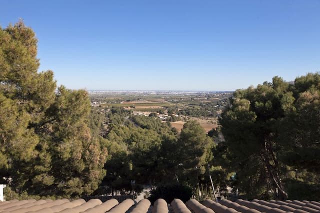 Villa zu reformieren mit Blick in El Bosque Golf, Chiva, Valencia.