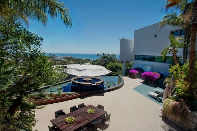 Beeindruckende Designer-Villa mit allem Luxus in Sitges.