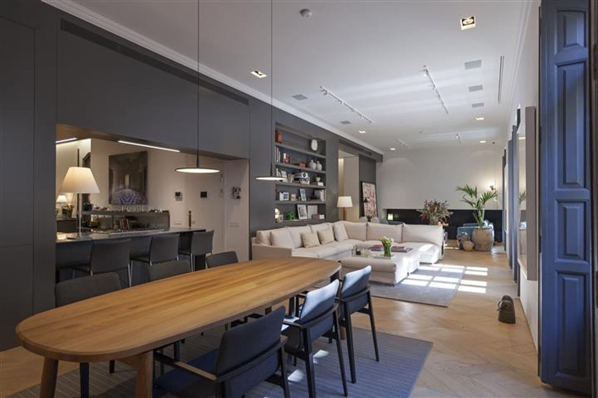 Appartement rénové de 345 m2 dans le quartier de l’Ensanche à Valencia.