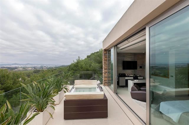 Modern villa with views in El Bosque, Chiva, Valencia.