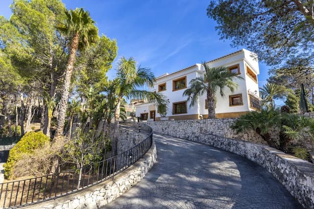 Newly renovated villa in the Marxuquera next to Gandía for sale.