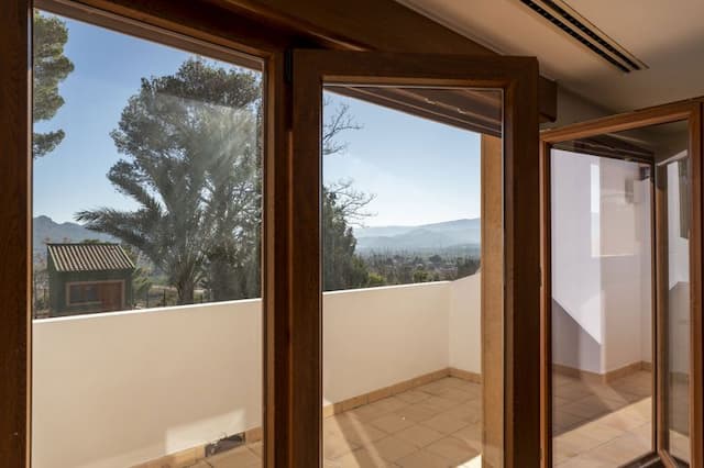 Newly renovated villa in the Marxuquera next to Gandía for sale.