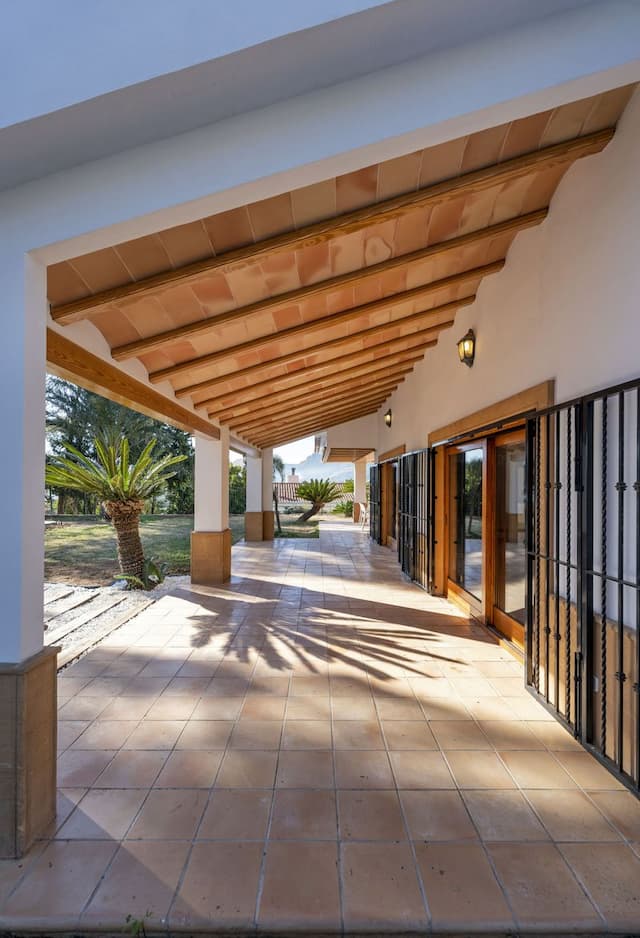 Newly renovated villa in the Marxuquera next to Gandía for sale.