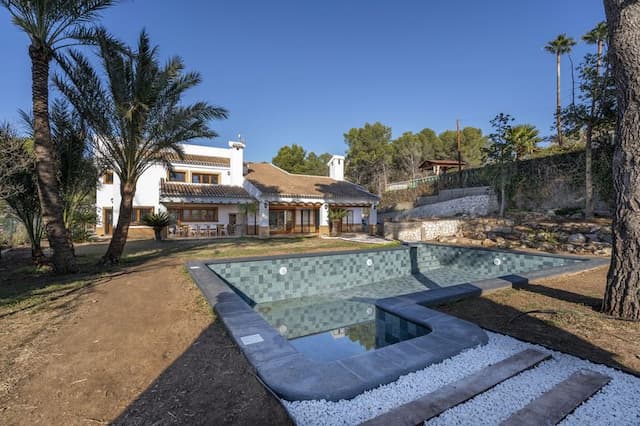 Newly renovated villa in the Marxuquera next to Gandía for sale.