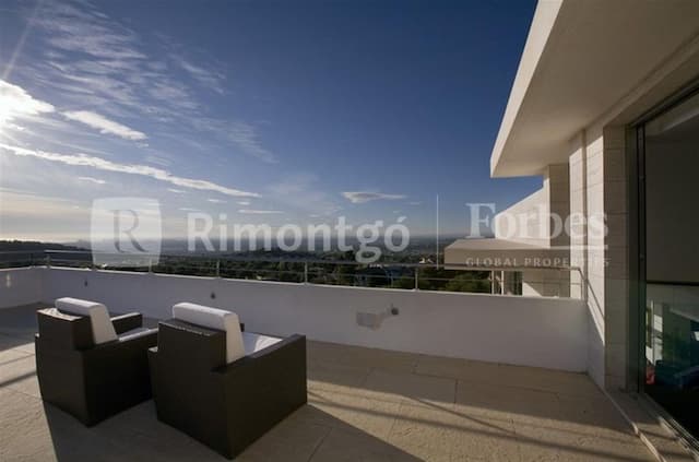 Villa with private garden and terrace with views in Los Monasterios, Puzol.