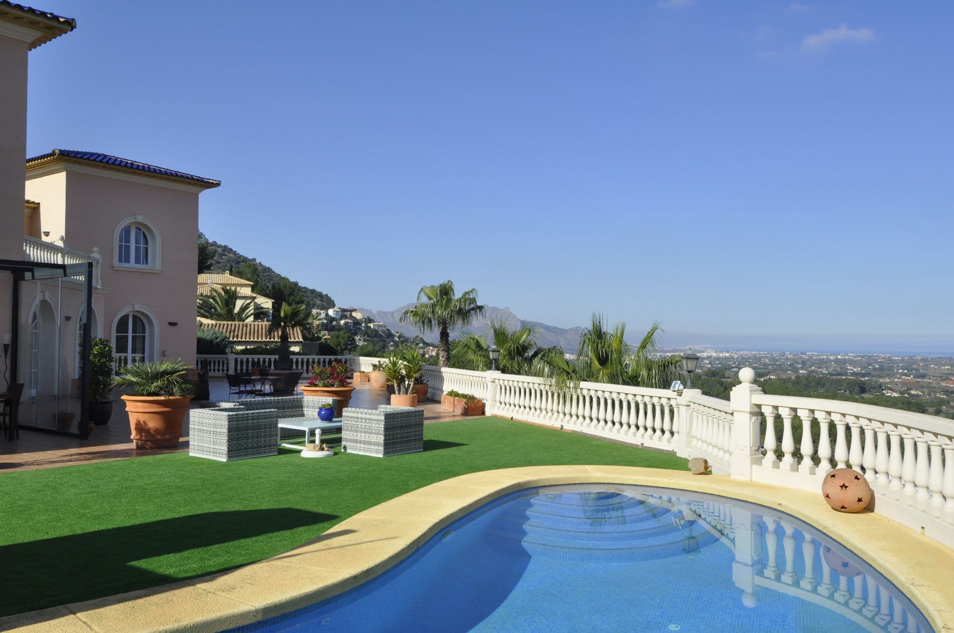 Luxusvilla in der Wohnsiedlung La Sella Golf nahe Dénia, in Alicante.