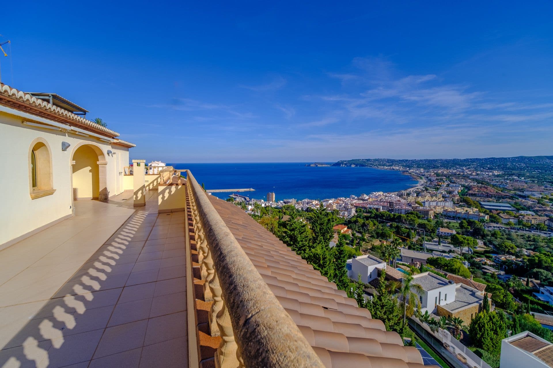 Villa with fantastic sea views located in La Corona, Jávea.