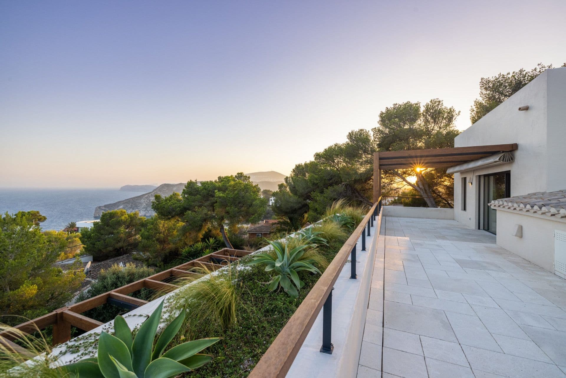 Luxus-Ibizastil-Villa mit Meerblick in Costa Nova Panorama, Jávea