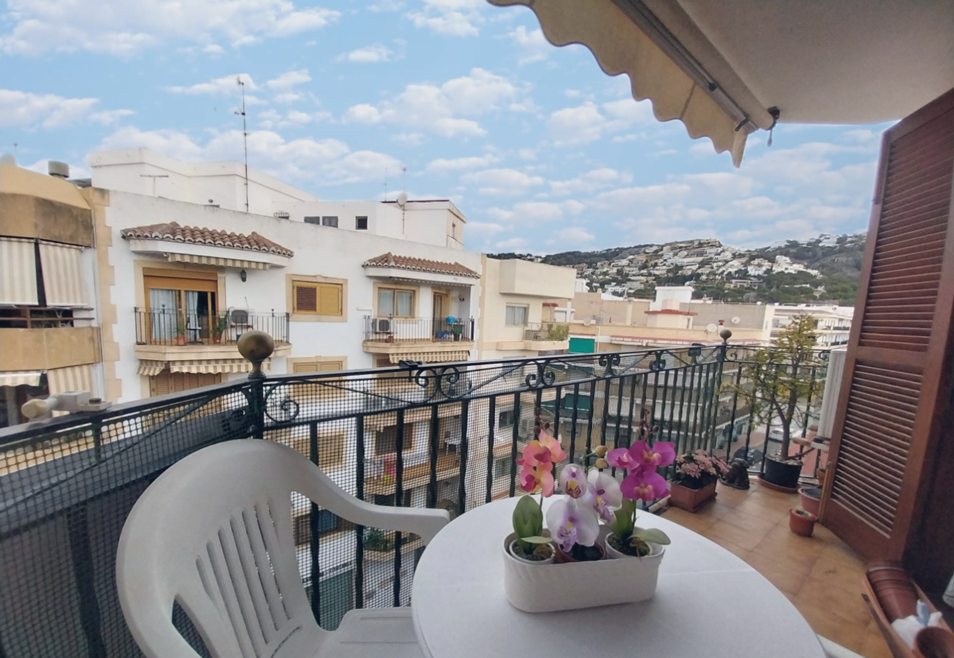 Flat just a few meters from the beach and all kinds of amenities in the Port of Jávea, Alicante