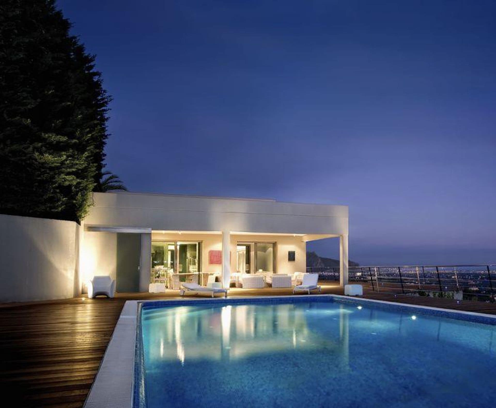 Extraordinaire villa de style moderne dans le Golf Resort La Sella à Dénia, Alicante.