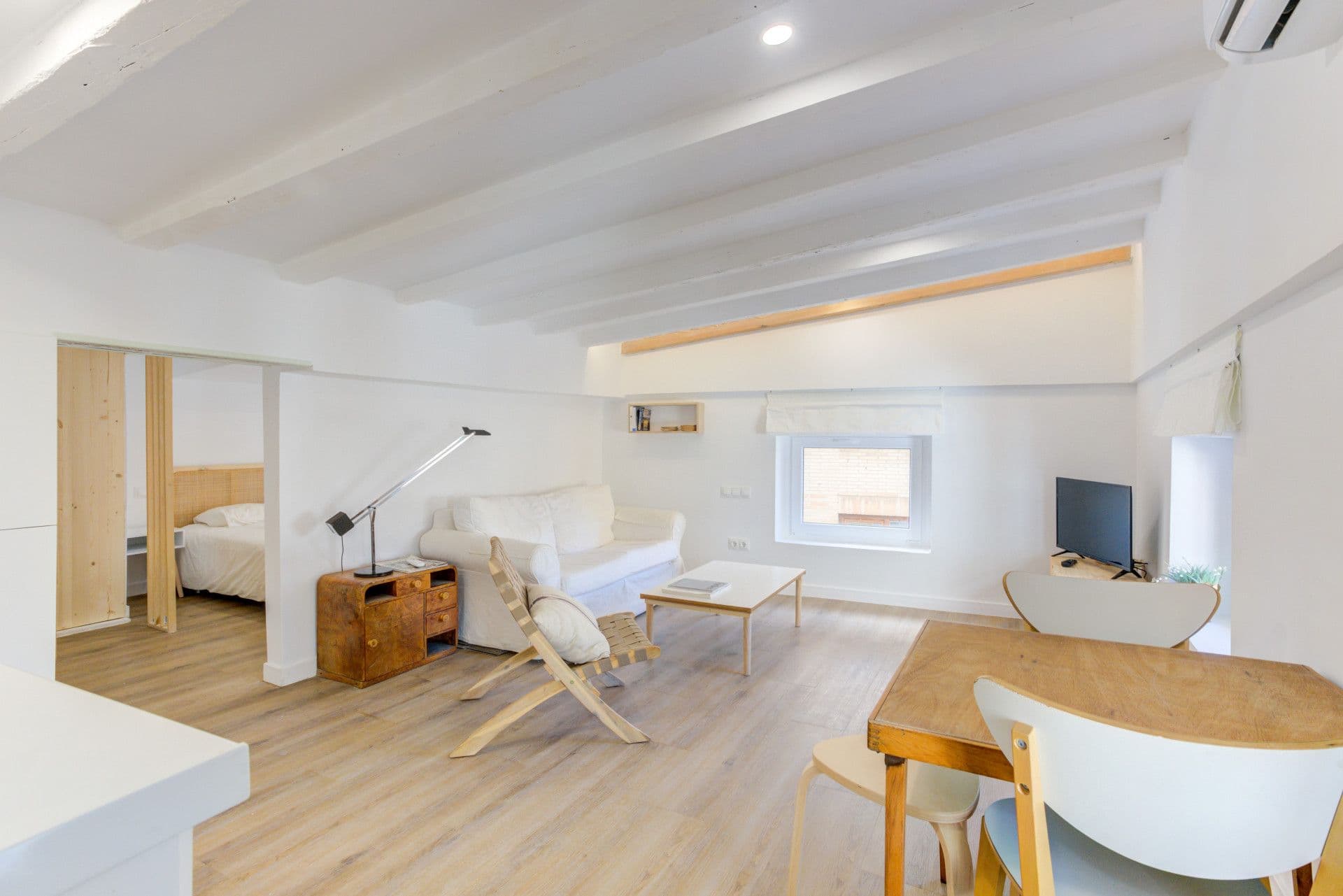 Coqueta buhardilla całkowicie odnowiony w czynszu, obok Praça da Rainha, Valencia.