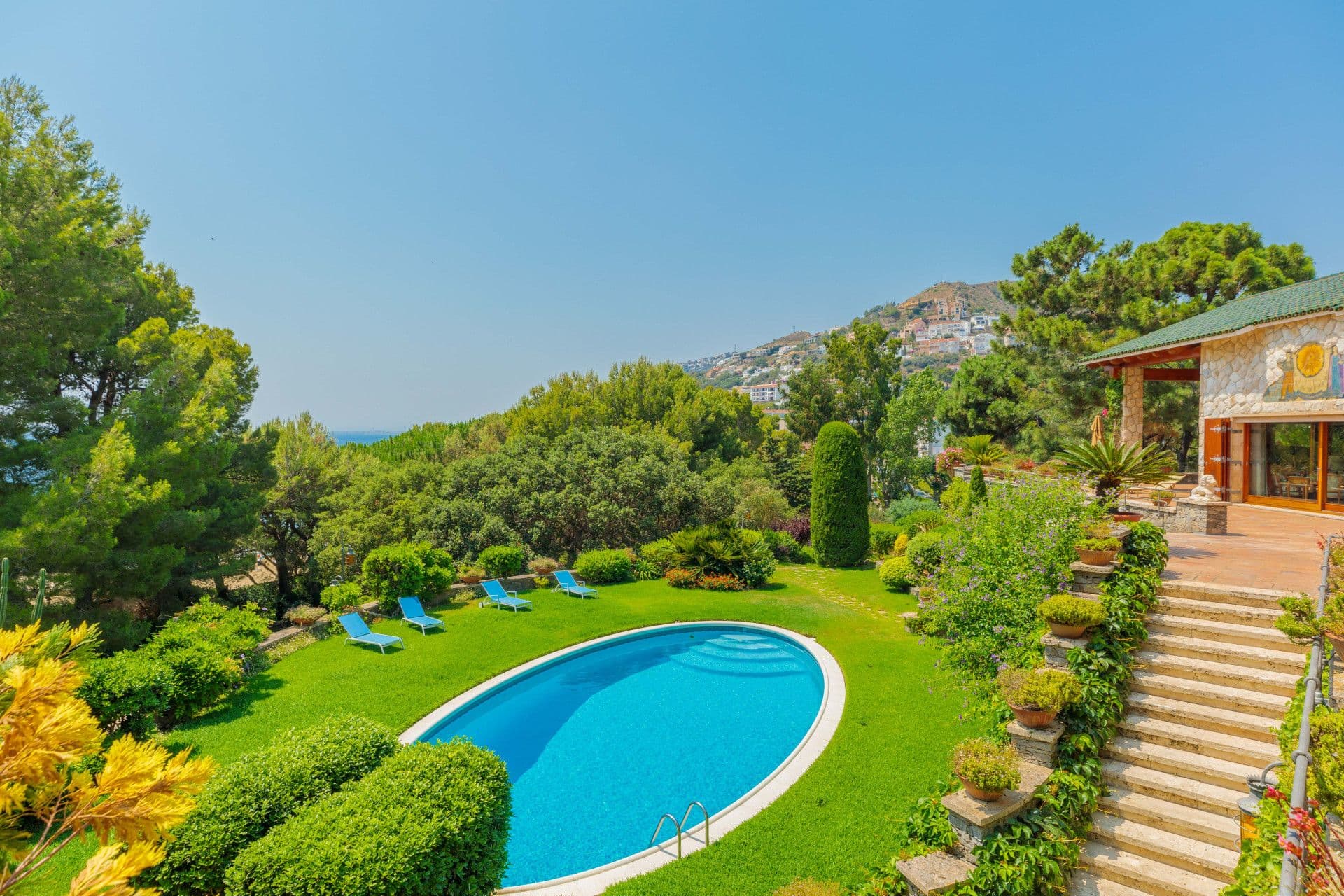 Maison de grande luxe près de la mer dans la Baie de Rosas, Costa Brava.