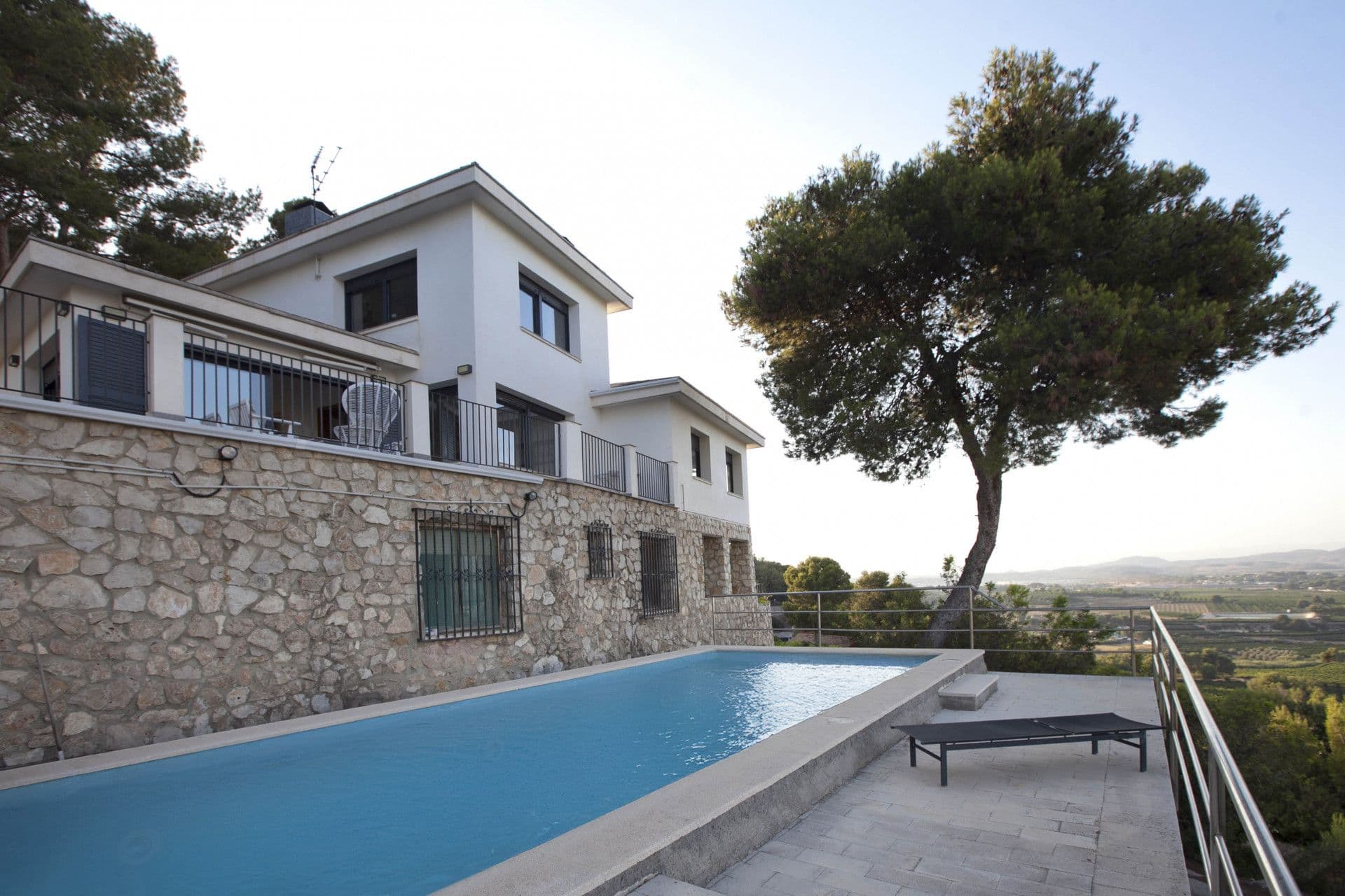 Villa mit Garten und Pool in der Nähe des Golfplatzes in El Bosque,Chiva.